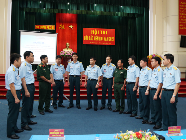 Các đơn vị trong Quân chủng Phòng không - Không quân tổ chức Hội thi Báo cáo viên giỏi năm 2021