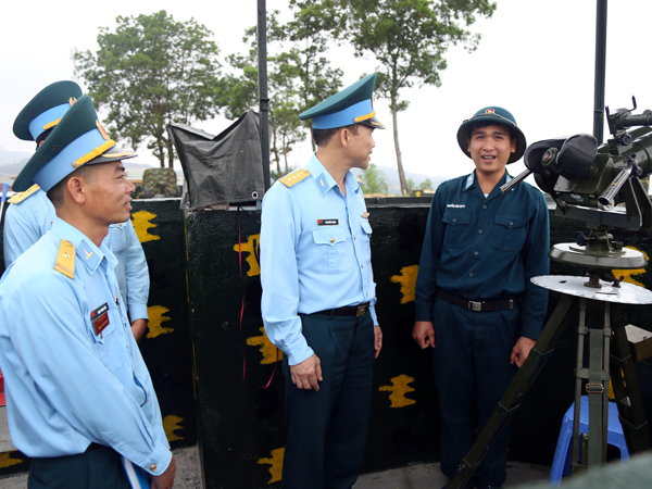 Ban Chỉ đạo thực hiện Quy chế dân chủ cơ sở Đảng ủy Quân chủng Phòng không - Không quân kiểm tra việc thực hiện Quy chế dân chủ cơ sở và công tác chuẩn bị bầu cử các đơn vị khu vực phía Bắc