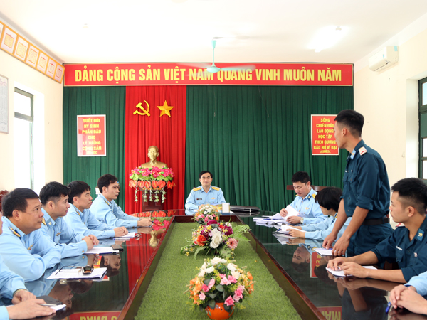 Ban Chỉ đạo thực hiện Quy chế dân chủ cơ sở Đảng ủy Quân chủng Phòng không - Không quân kiểm tra việc thực hiện Quy chế dân chủ cơ sở và công tác chuẩn bị bầu cử các đơn vị khu vực phía Bắc