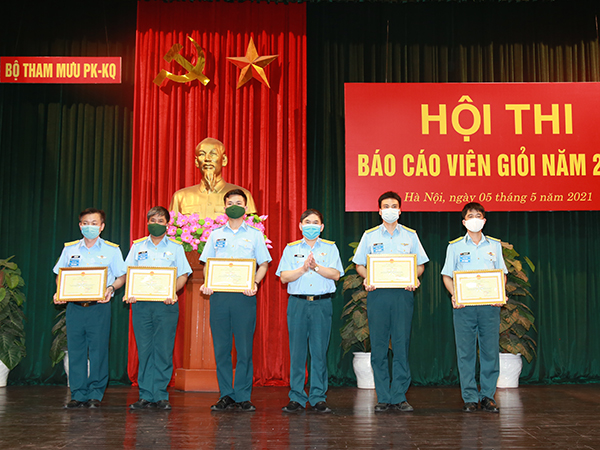 Bộ Tham mưu tổ chức Hội thi báo cáo viên giỏi năm 2021