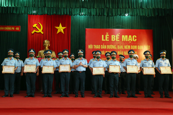 Hội thao Dẫn đường; bắn, ném bom đạn thật và ban bay mẫu năm 2021 của Quân chủng Phòng không - Không quân thành công tốt đẹp