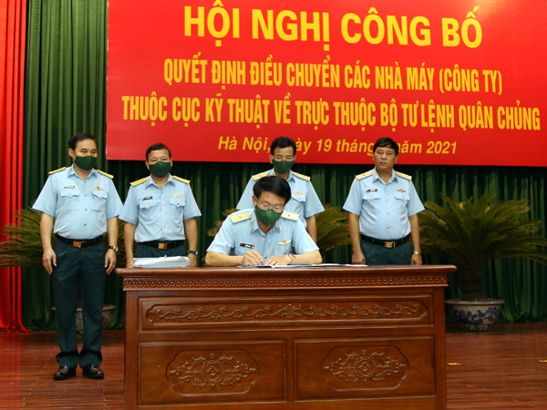 Hội nghị công bố quyết định điều chuyển các nhà máy thuộc Cục Kỹ thuật về trực thuộc Bộ Tư lệnh Quân chủng Phòng không - Không quân