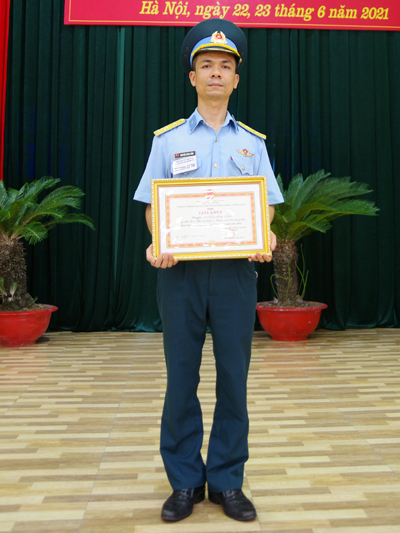 Cán bộ “3 nhất”