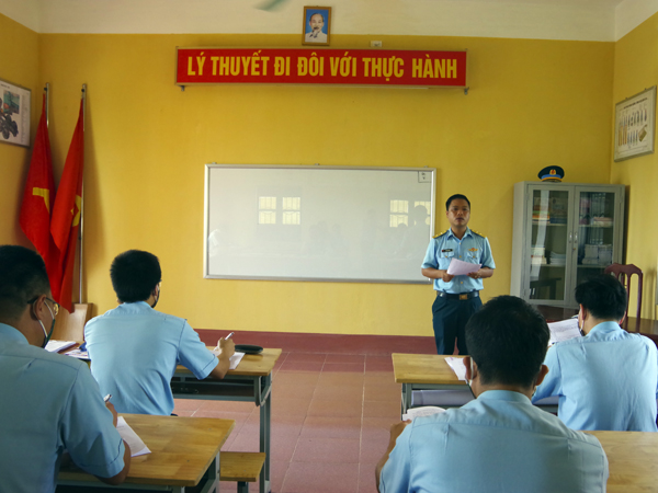 Sư đoàn 365 tổ chức Hội thi Chủ nhiệm kỹ thuật, trợ lý kỹ thuật trung đoàn giỏi năm 2021