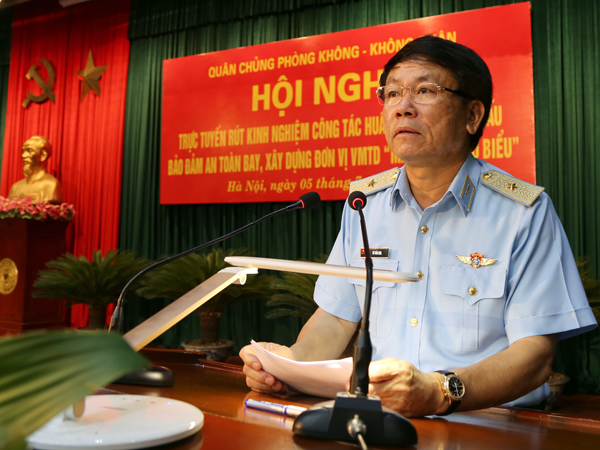 Quân chủng Phòng không - Không quân rút kinh nghiệm công tác huấn luyện chiến đấu, bảo đảm an toàn bay, xây dựng đơn vị vững mạnh toàn diện “mẫu mực, tiêu biểu”