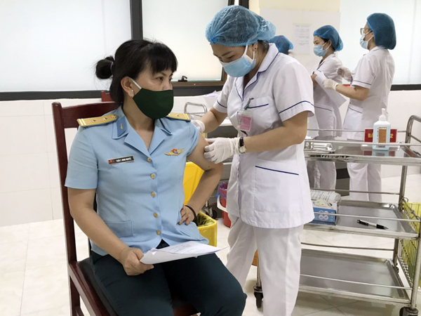Tiên phong trên tuyến đầu chống dịch