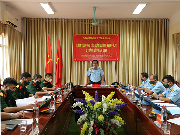 Cơ quan Chủ nhiệm Phòng không toàn quân kiểm tra công tác huấn luyện, sẵn sàng chiến đấu, quản lý vùng trời tại Lữ đoàn Phòng không 210