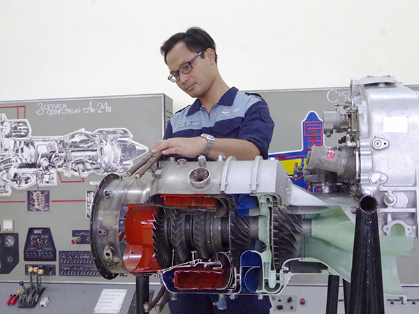 Kỹ thuật trưởng ham học, giỏi chuyên môn