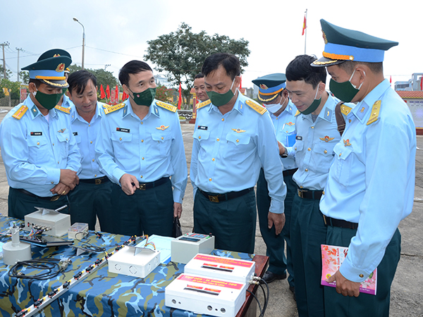 Quân chủng Phòng không - Không quân kiểm tra sẵn sàng chiến đấu và chúc Tết các đơn vị khu vực miền Trung
