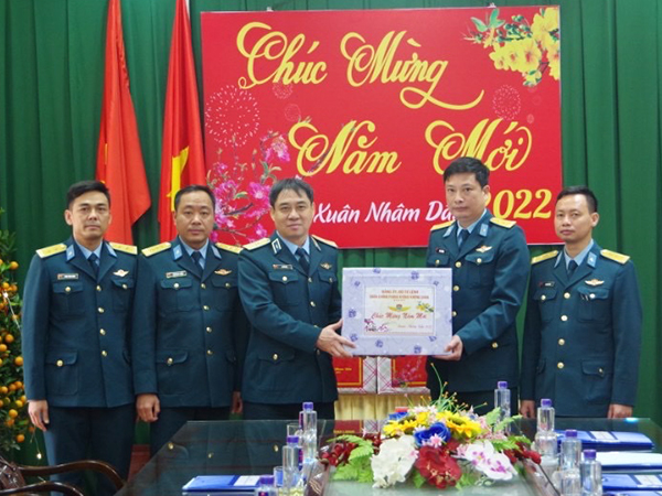 Bộ Quốc phòng kiểm tra sẵn sàng chiến đấu Trung đoàn 213