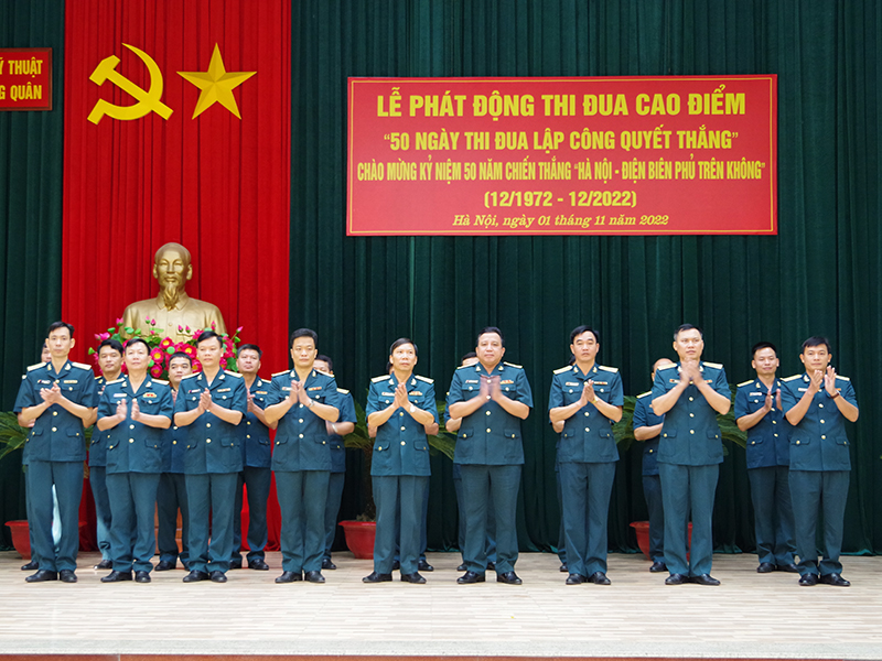 Trường Cao đẳng Kỹ thuật PK-KQ phát động Phong trào thi đua cao điểm kỷ niệm 50 năm Chiến thắng “Hà Nội - Điện Biên Phủ trên không”