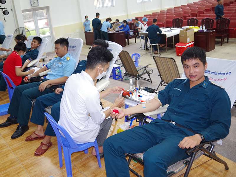 Sư đoàn 372 tổ chức Ngày hội hiến máu tình nguyện năm 2022