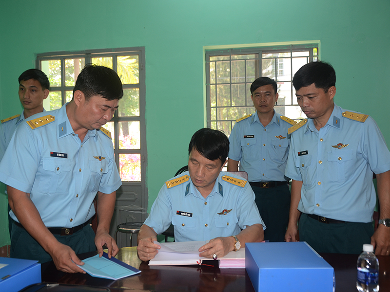 Quân chủng Phòng không - Không quân kiểm tra kết quả xây dựng đơn vị vững mạnh toàn diện “mẫu mực, tiêu biểu” năm 2022