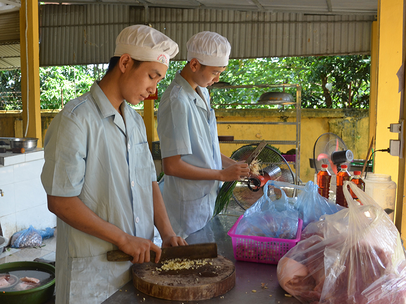 Lính “nuôi quân” ở Trung đoàn 218