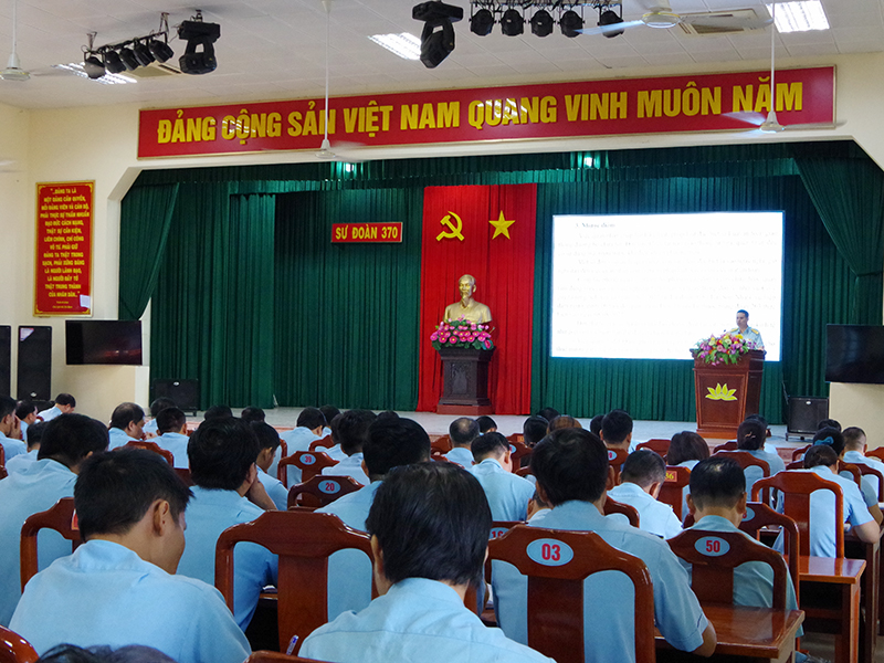Sư đoàn 370 giáo dục pháp luật, kỷ luật cho các đối tượng