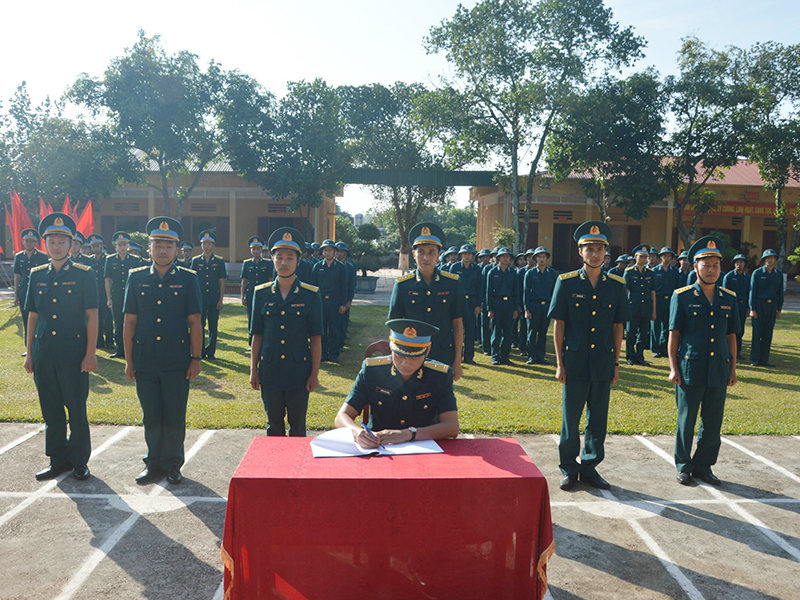 Trung đoàn 284 phát động thi đua cao điểm chào mừng kỷ niệm 50 năm Chiến thắng “Hà Nội -Điện Biên Phủ trên không”