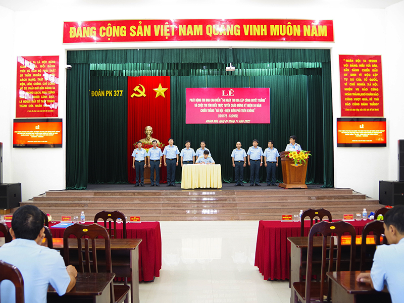 Các đơn vị trong Quân chủng Phòng không - Không quân phát động thi đua cao điểm chào mừng kỷ niệm 50 năm Chiến thắng “Hà Nội - Điện Biên Phủ trên không”