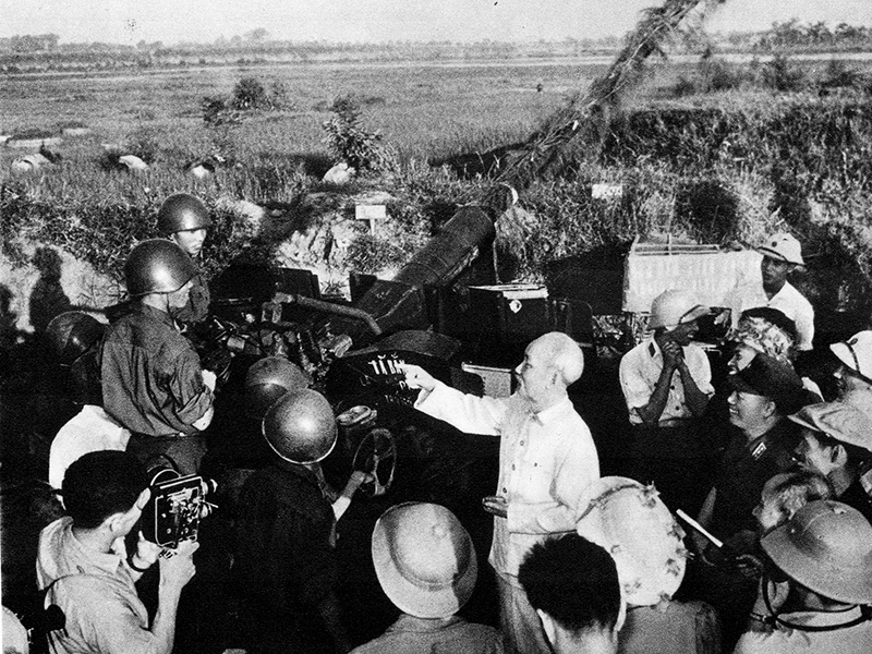 Xây dựng bản lĩnh chính trị, tinh thần và ý chí quyết chiến, quyết thắng cho bộ đội trong Chiến dịch Phòng không tháng 12-1972
