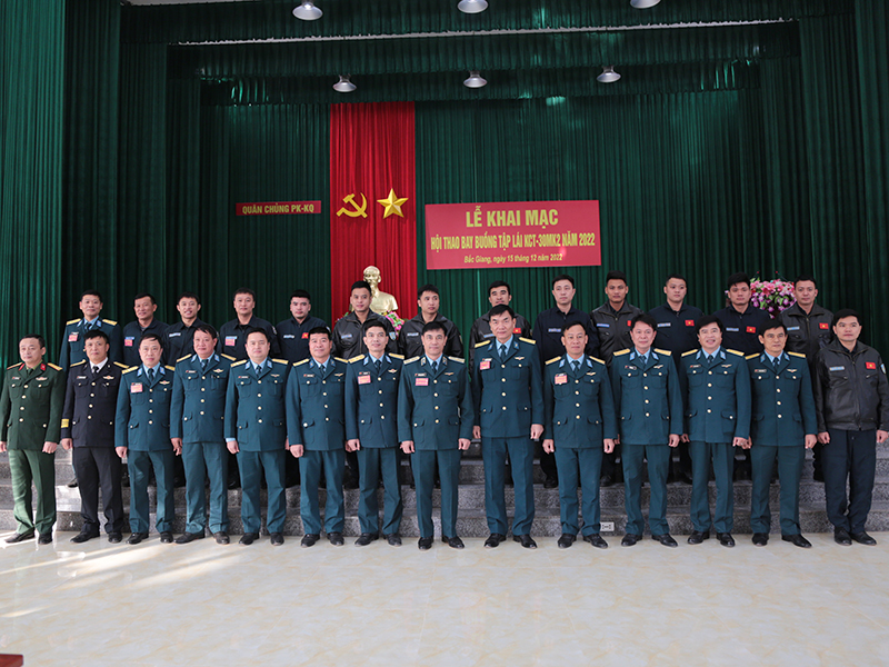 Quân chủng Phòng không - Không quân khai mạc Hội thao bay buồng tập lái KCT-30MK2 năm 2022