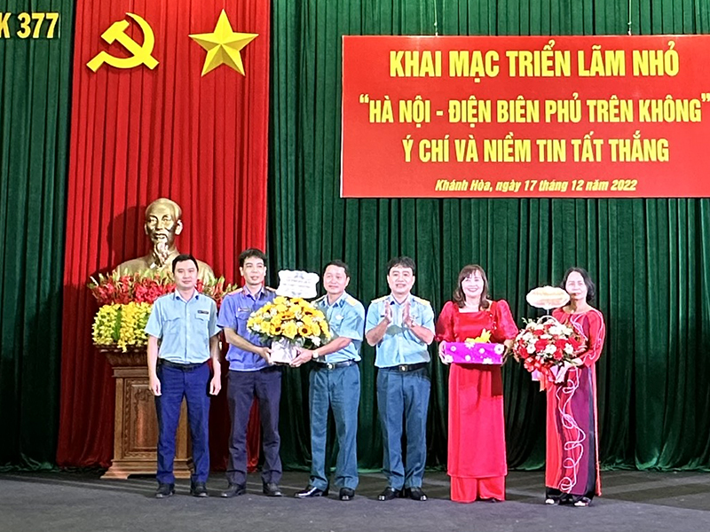 Sư đoàn 377 khai mạc Triển lãm nhỏ “Hà Nội - Điện Biên Phủ trên không” - Ý chí và niềm tin tất thắng