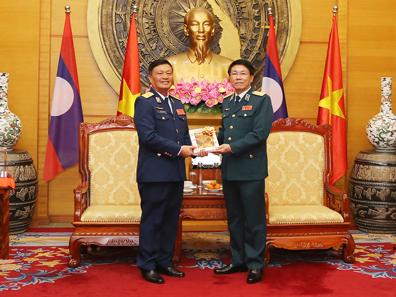 Tư lệnh Không quân nước Cộng hòa dân chủ nhân dân Lào làm việc tại Quân chủng Phòng không - Không quân