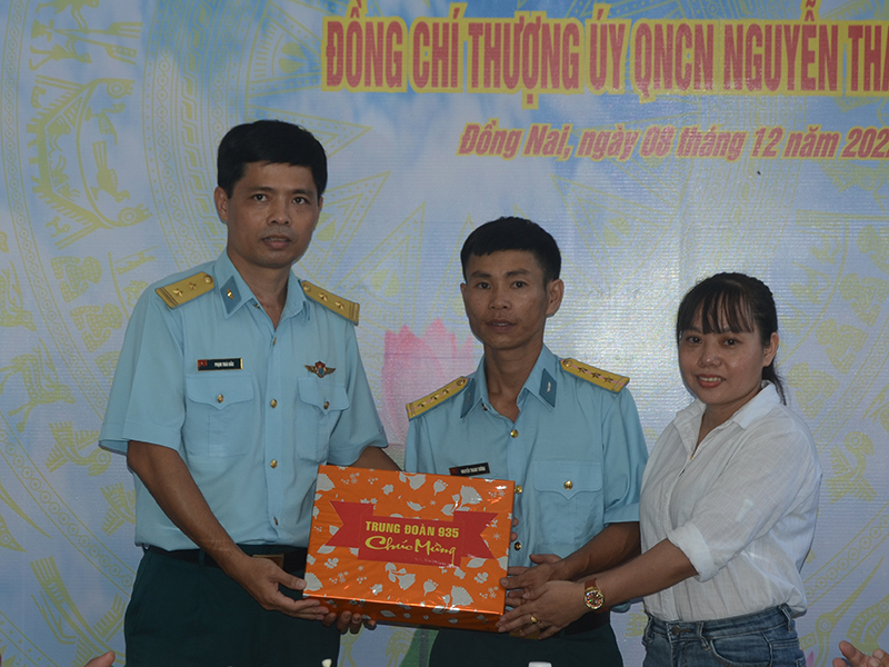 Trung đoàn 935 khánh thành và bàn giao “Nhà đồng đội” tặng gia đình Thượng úy QNCN Nguyễn Thanh Tường