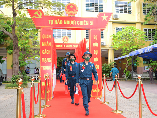 Các đơn vị trong Quân chủng Phòng không - Không quân tổ chức tiếp nhận chiến sĩ mới chặt chẽ, nhanh gọn và an toàn tuyệt đối
