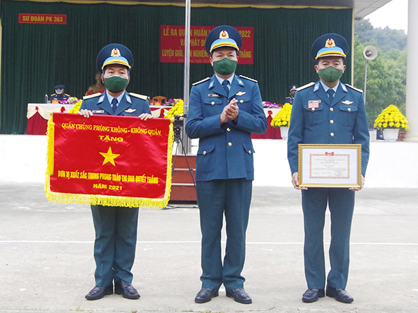 Các đơn vị trong Quân chủng Phòng không - Không quân tổ chức Lễ ra quân huấn luyện năm 2022