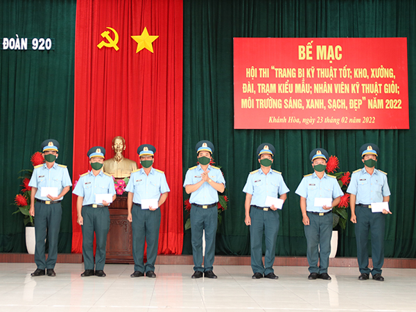 Trung đoàn Không quân 920 tổ chức Hội thi “Trang bị kỹ thuật tốt; kho, xưởng, đài, trạm kiểu mẫu; nhân viên kỹ thuật giỏi; môi trường sáng, xanh, sạch đẹp” năm 2022