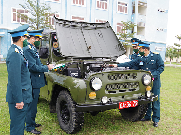 Trường Trung cấp Kỹ thuật Phòng không - Không quân tổ chức Hội thi công tác chuẩn bị huấn luyện năm 2022