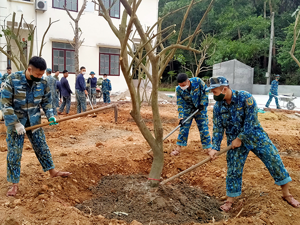 Các đơn vị trong Quân chủng Phòng không - Không quân phát động “Tết trồng cây đời đời nhớ ơn Bác Hồ” năm 2022