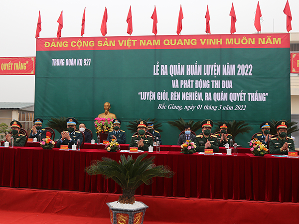 Thượng tướng Nguyễn Tân Cương - Tổng Tham mưu trưởng QĐND Việt Nam dự Lễ ra quân huấn luyện năm 2022 của Trung đoàn 927