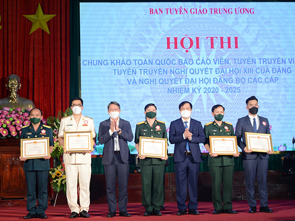 Tâm huyết với công tác tuyên truyền miệng