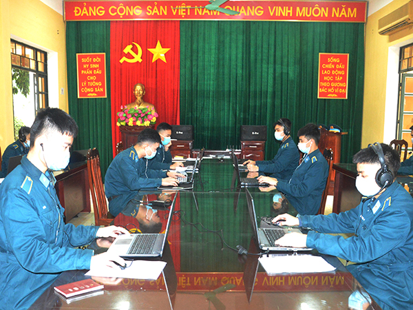 3 học viên của Học viện Phòng không - Không quân đạt giải nhất Cuộc thi Olympic tiếng Nga