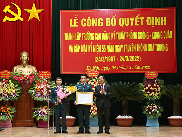 Lễ công bố quyết định thành lập Trường Cao đẳng Kỹ thuật PK-KQ và gặp mặt kỷ niệm 55 năm Ngày truyền thống Nhà trường
