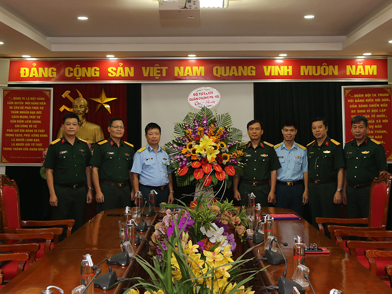 Quân chủng Phòng không - Không quân chúc mừng các cơ quan thông tấn, báo chí nhân kỷ niệm 97 năm Ngày Báo chí cách mạng Việt Nam 21-6