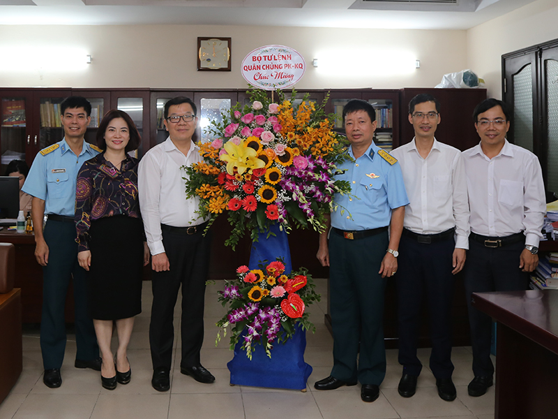Quân chủng Phòng không - Không quân chúc mừng các cơ quan thông tấn, báo chí nhân kỷ niệm 97 năm Ngày Báo chí cách mạng Việt Nam 21-6