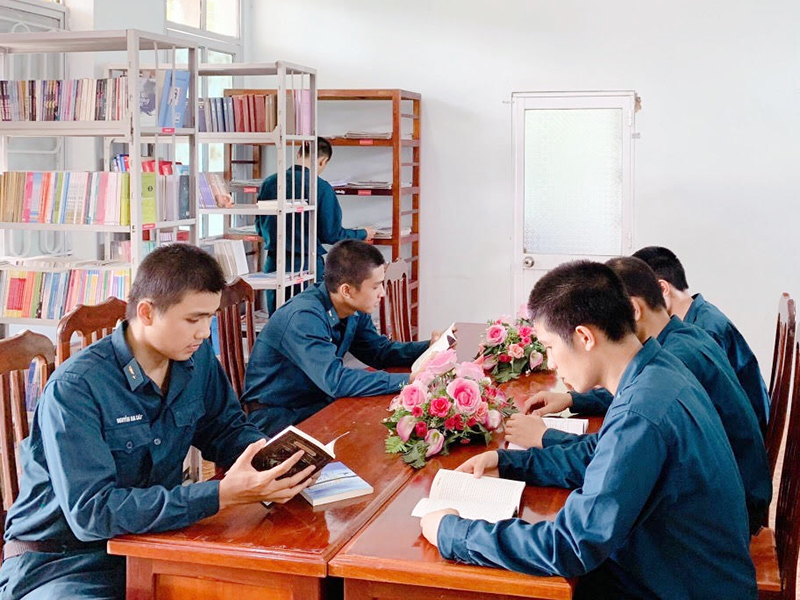 Trung đoàn 935 nâng cao “văn hóa đọc” cho bộ đội