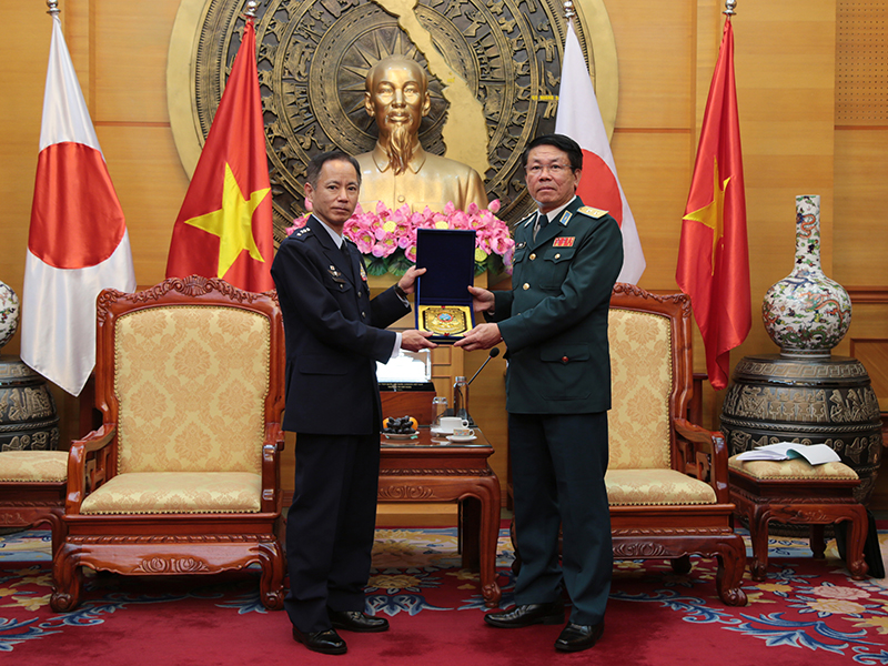 Tham mưu trưởng Lực lượng Tự vệ trên không Nhật Bản thăm và làm việc tại Quân chủng Phòng không - Không quân