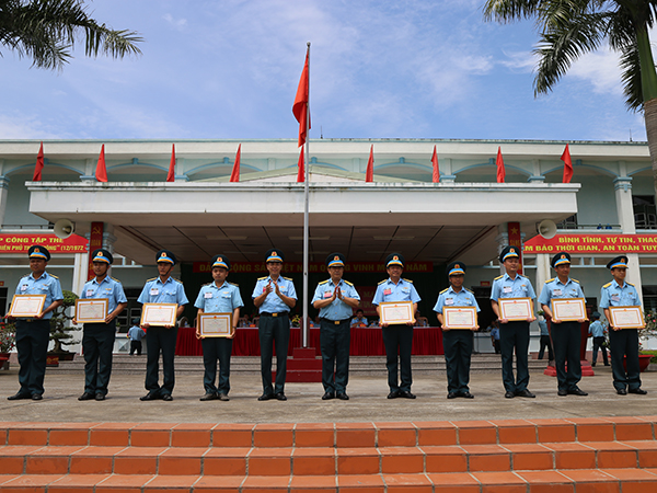 Quân chủng Phòng không-Không quân bế mạc Diễn tập phân đội kỹ thuật tên lửa phòng không S-125M