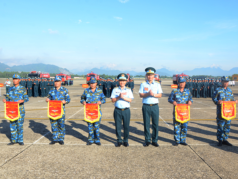 Quân chủng Phòng không - Không quân tổ chức Hội thao phòng cháy chữa cháy, tìm kiếm cứu nạn  các đơn vị khu vực miền Trung và miền Nam