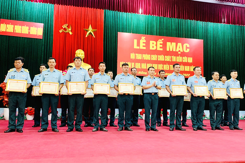 Quân chủng Phòng không - Không quân tổ chức Hội thao phòng cháy chữa cháy, tìm kiếm cứu nạn các đơn vị khu vực miền Trung và miền Nam