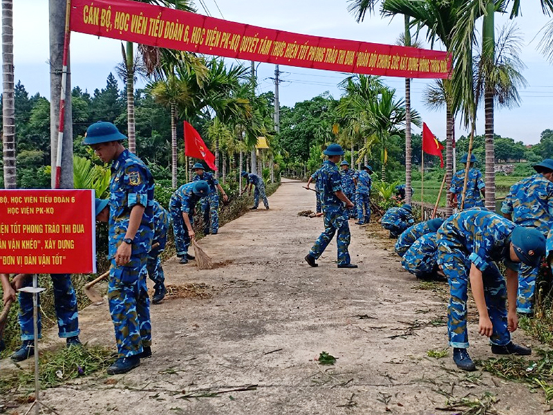 Sư đoàn 371 và Sư đoàn 375 tổ chức hành quân dã ngoại kết hợp làm công tác dân vận