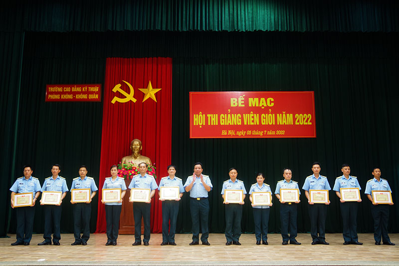 Trường Cao đẳng Kỹ thuật PK-KQ quân tổ chức Hội thi giảng viên giỏi năm 2022