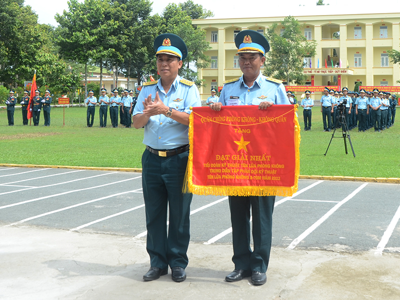 Quân chủng Phòng không-Không quân bế mạc Diễn tập phân đội kỹ thuật Tên lửa Phòng không S-75M3