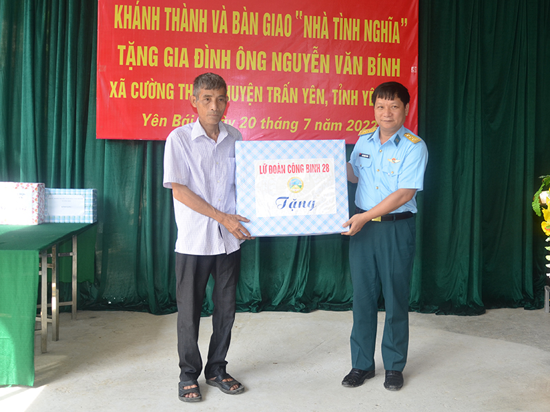 Lữ đoàn Công binh 28 khánh thành và bàn giao “Nhà tình nghĩa” tặng gia đình ông Nguyễn Văn Bính
