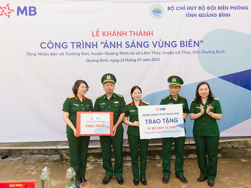 Đưa 'Ánh sáng vùng biên' tới đồng bào dân tộc thiểu số tỉnh Quảng Bình