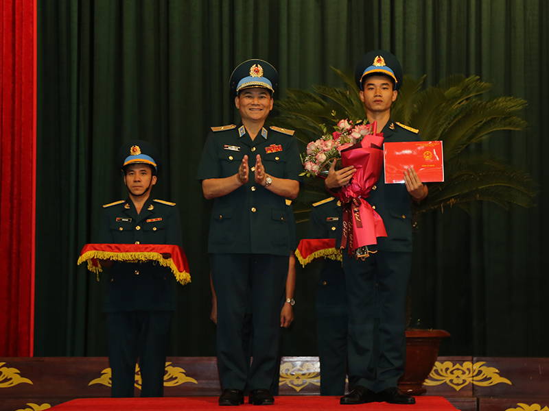 Học viện Phòng không-Không quân tổ chức Lễ tốt nghiệp các khóa ra trường đợt 4 năm 2022