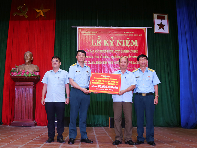 Quân chủng Phòng không - Không quân tổ chức nhiều hoạt động tri ân kỷ niệm 75 năm Ngày Thương binh - Liệt sĩ (27-7)