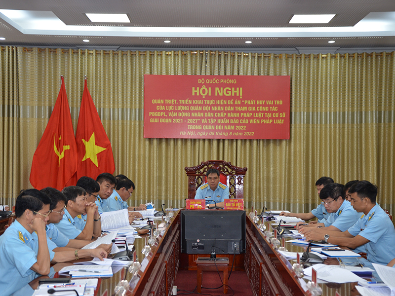 Bộ Quốc phòng quán triệt, triển khai thực hiện Đề án “Phát huy vai trò của lực lượng QĐND tham gia công tác phổ biến, giáo dục pháp luật, vận động Nhân dân chấp hành pháp luật tại cơ sở giai đoạn 2021-2027” và tập huấn báo cáo viên pháp luật trong Quân đội năm 2022